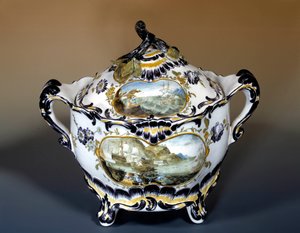 Art Francais: duży sipiere, fioletowy wystrój łodzi w stylu skalnym z XVIII wieku. Paryż, Sztuka Dekoracyjna autorstwa French School