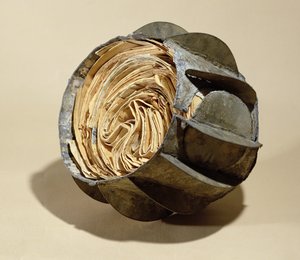 Kula wypełniona literami, wrzucona do Sekwany w czasie oblężenia Paryża, 1870-71 (ołów) autorstwa French School