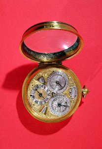 Zegarek z kalendarzem, ok. 1690 (złocony mosiądz)