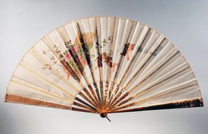 Zaręczynowy wachlarz z cherubinami trzymającymi kosz róż, organza malowana temperą autorstwa French School