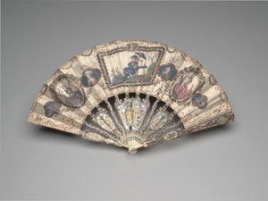 Składany wachlarz ze sceną chinoiserie, portretami, postaciami pasterskimi i martwymi naturami, ok. 1780 (kość słoniowa, złocenia, masa perłowa, szkło lub kryształ górski i pasta (później)) autorstwa French School