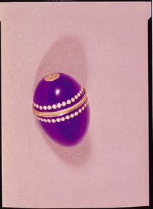 Necessaire w kształcie jajka, Sevres, 1775 (ceramika) autorstwa French School