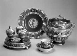 Plat de Menage, półmisek, filiżanka i spodek oraz miska do lodów z Blue Cameo Service, Sevres, 1778-79 (miękka porcelana)