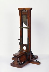 Zredukowany model gilotyny (drewno i metal) (patrz również 216411)