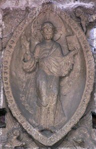Płaskorzeźba przedstawiająca Chrystusa w mandorli, od drzwi północnych autorstwa French School