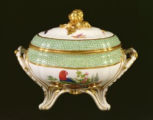 Sevres waza z serwisu Eden, malarz marki Pierre-Joseph Rosset, 1788 (porcelana)