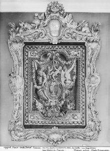 Gobelin z herbem francuskiej rodziny królewskiej z ramą Ludwika XIV autorstwa French School