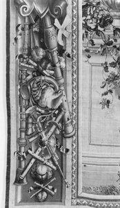 Gobelin Pory roku, bordiura, instrumenty muzyczne, ok. 1670, Fabryka Gobelinów (fragment) autorstwa French School