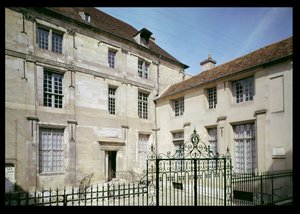 Miejsce urodzenia Jeana de la Fontaine (1621-95) wybudowane w 1559 autorstwa French School