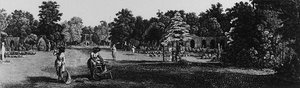 Ogrody Carlton House, Pall Mall, z „Jardins Anglo-Chinois: Details des Nouveaux Jardins a la Mode”, George Louis le Rouge, opublikowany ok. 1770-87 (rycina) (zdjęcie czarno-białe) autorstwa French School