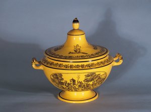 Waza z czarnym nadrukiem, ok. 1820 (fajans)