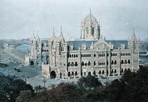 Victoria Terminus, Bombaj, grawerowane przez Gillota, c.1910 (kolor lito) autorstwa French School