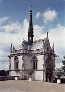 Widok na Chapelle Saint-Hubert z Chateau Amboise, ukończony w 1493 autorstwa French School