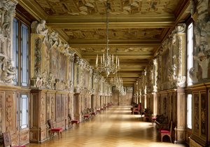 Widok Galerie Francois I, 1528-40 autorstwa French School