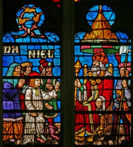 Okno w136 przedstawiające sceny z historii Daniela: przed Nabuchodonozorem autorstwa French School
