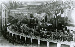 Wnętrze Metropolitan Club autorstwa G.P. Hall und Sohn