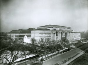 Metropolitan Museum of Art z południowego wschodu, Nowy Jork, 1909 autorstwa G.P. Hall und Sohn