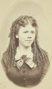 Portret kobiety bez tytułu, 185099. autorstwa G. C. Gilchrest