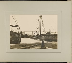Runcorn - Doki Old Quay autorstwa G. Herbert and Horace C. Bayley