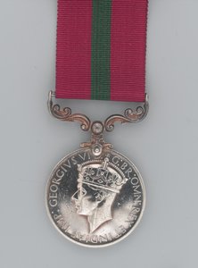 Medal za długoletnią służbę i dobre postępowanie, sierżant pułku major Hassan Jabir, Królewscy strzelcy afrykańscy