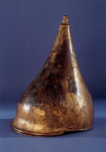 Sztuka galijska: rogaty hełm (II epoka żelaza 250 pne era Tene). Saint Germain En Laye, Muzeum Starożytności.