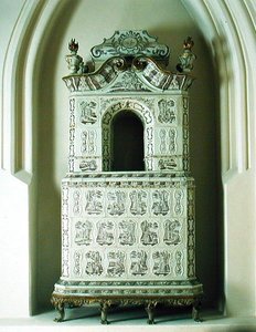 Piec, ok. 1760 (kafle glazurowane ołowiem i złotem) autorstwa Gdansk School