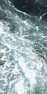 Burzliwe fale oceaniczne autorstwa Gemma Bardot