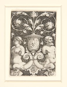 Ozdobny wazon z dwiema figurami autorstwa Georg Pencz