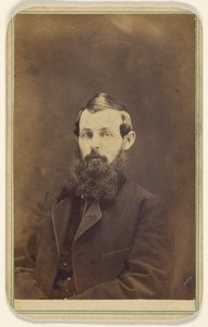 [Niezidentyfikowany mężczyzna z pełną brodą, siedzący]. autorstwa George A. Lenzi