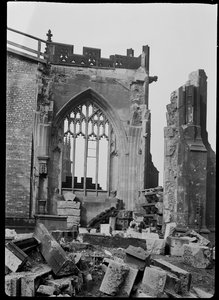 Uszkodzenie bomby katedry w Manchesterze, Greater Manchester, c1940.