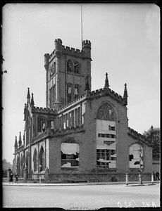 Kościół św. Jana Chrzciciela, Fleet Street, Bablake, Coventry, 1941 r. autorstwa George Bernard Mason