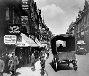 Strand patrząc na wschód, Westminster, Londyn, c1910. autorstwa George Davison Reid