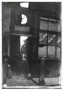 Zobacz przez Omvalspoort w Haarlemie autorstwa George Hendrik Breitner