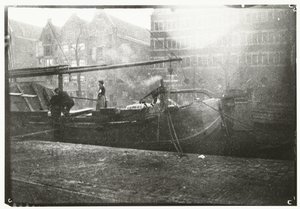 Magazyny rządowe na Brouwersgracht w Amsterdamie autorstwa George Hendrik Breitner