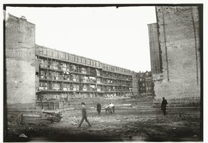 Nowa konstrukcja na Overtoom w Amsterdamie autorstwa George Hendrik Breitner