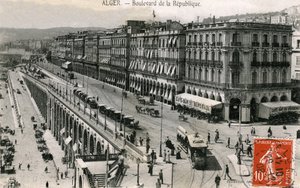 Pocztówka przedstawiająca Boulevard de la Republique, Algier, Algieria