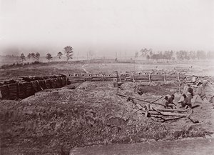 Fortyfikacje rebeliantów przed Atlantą, ca. 1864. autorstwa George N. Barnard
