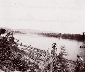 Widok na rzekę Tennessee w kierunku Chattanooga, ca. 1864. autorstwa George N. Barnard