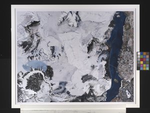 San Sri Copenkikiqaqaafallindasiscobuslanderzefoxporeberinlankmeccalibertyartic Strait Glacier (fotografia złożona) autorstwa George Thompson Hobbs