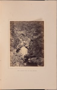 Dolny wodospad na rzece Bruar autorstwa George Washington Wilson