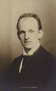 Gerhard Hauptmann (1862-1946), niemiecki dramaturg i powieściopisarz (zdjęcie czarno-białe) autorstwa German Photographer