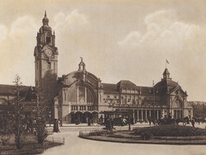 Wiesbaden, dworzec główny (zdjęcie czarno-białe) autorstwa German Photographer