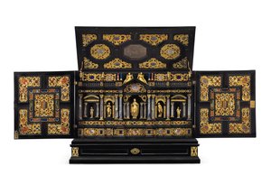 Pozłacany metal augsburski, kryształ górski i pierre w oprawie z hebanu, kingwood i ebonized, ok. 1630-40 autorstwa German School