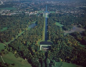 Sztuka barokowa: widok z lotu ptaka na park Nymphenburg XVII-wieczny Monachium, Niemcy autorstwa German School
