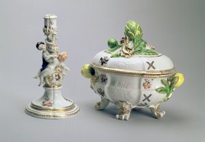 Świecznik i misa przykryta z nabożeństwa św. Andrzeja, Miśnia, 1744-5 (porcelana)