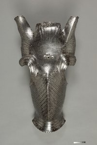 Chanfron w stylu Maksymiliana, ok. 1510 (stal) autorstwa German School