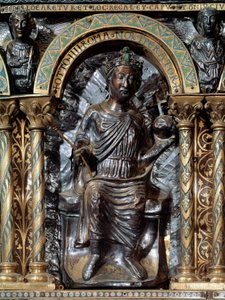 Sarkofag Karola Wielkiego (742-814). Reprezentacja cesarza Othona IV Brunszwiku (w. 1175-1218). 1165-1215. Niemcy. Kaplica Palatyńska katedry w Akwizgranie. autorstwa German School