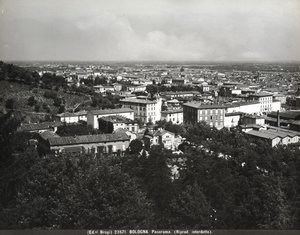 Panorama Bolonii z kilkoma fabrykami i wzgórzem. autorstwa Giacomo Brogi