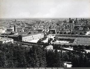 Panoramiczny widok na Bolonię z fabrykami i placem. autorstwa Giacomo Brogi