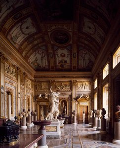 Sala cesarzy z gwałtem na Prozerpinie pośrodku, autorstwa Gian Lorenzo Berniniego, Galleria Borghese, Rzym, Włochy autorstwa Gian Lorenzo Bernini